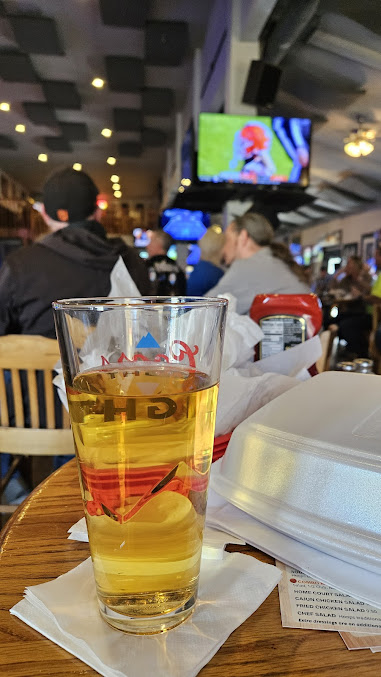 Photo Hoops Grill Sports Bar - 25