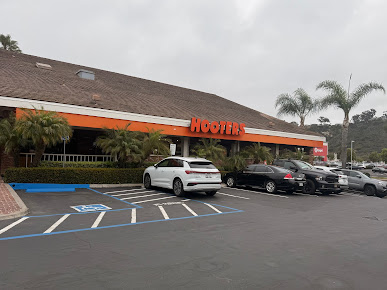Photo Hooters Of Mission Valley - 10