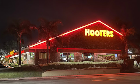 Photo Hooters Of Mission Valley - 12