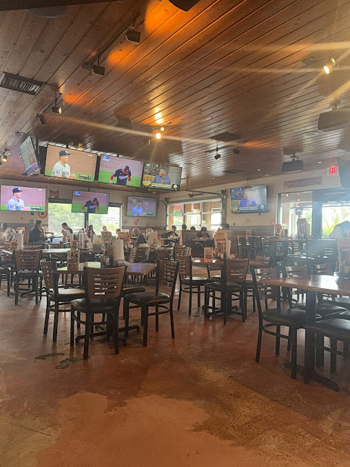Photo Hooters Of Mission Valley - 23