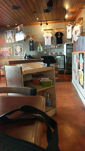 Photo Hooters Of Mission Valley - 28