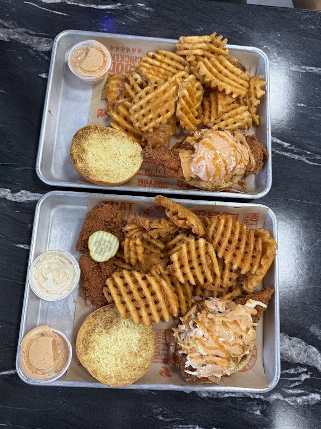 Photo Howlin Doms Hot Chicken - 9