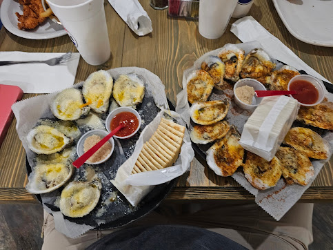 Photo Hunts Seafood Restaurant Oyster Bar - 13
