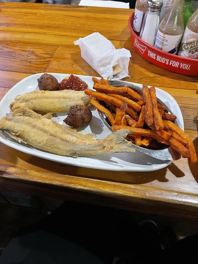 Photo Hunts Seafood Restaurant Oyster Bar - 16