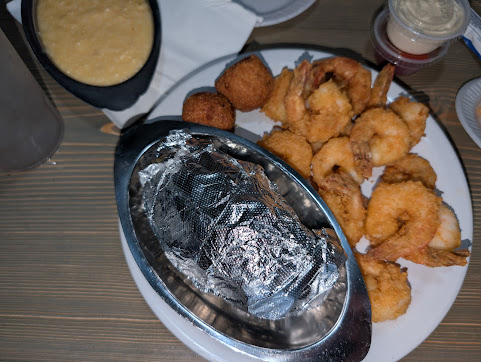 Photo Hunts Seafood Restaurant Oyster Bar - 17
