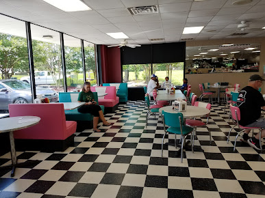 Photo Hwy 55 Burgers Shakes & Fries - 18