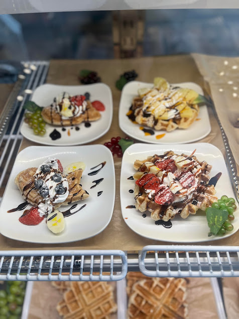 Photo Island Rolls N Bowls - 15