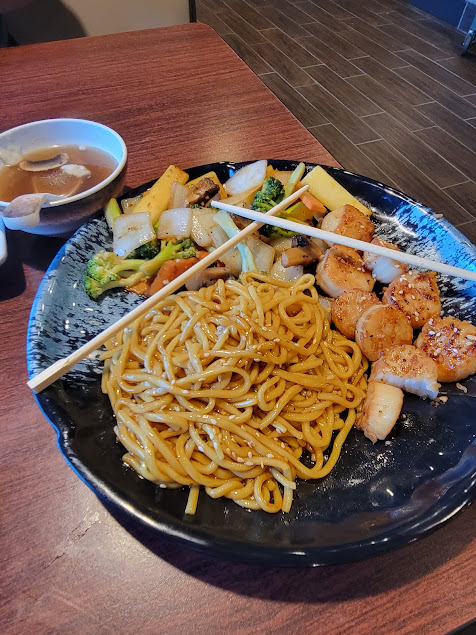 Photo Izumi Sushi Asian Fusion - 16