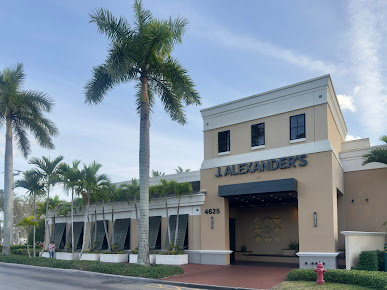 Photo J Alexanders Restaurant Palm Beach Gardens - 24
