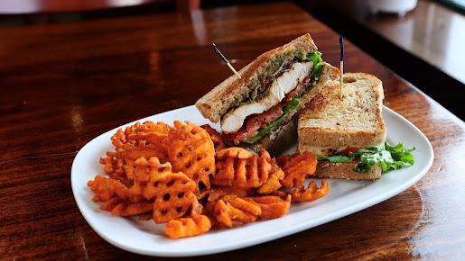 Photo Jake N Joes Sports Grille Woburn - 9