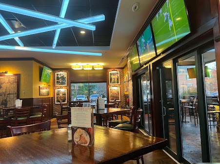 Photo Jake N Joes Sports Grille Woburn - 13