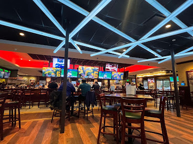 Photo Jake N Joes Sports Grille Woburn - 14