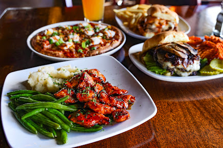 Photo Jake N Joes Sports Grille Woburn - 16