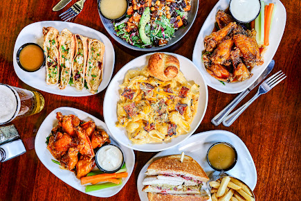 Photo Jake N Joes Sports Grille Woburn - 17