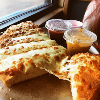 Photo Johnnys Pizza House Monroe - 19