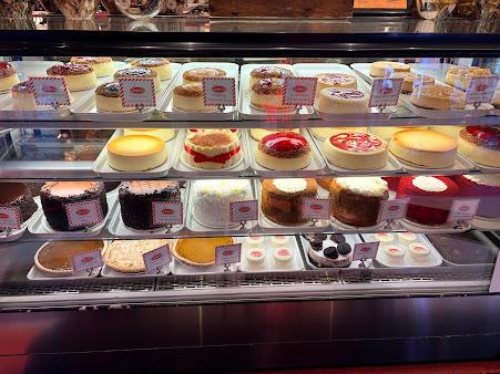 Photo Junior's Restaurant And Bakery - 25