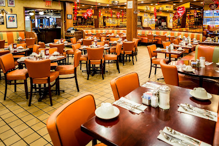 Photo Junior's Restaurant & Bakery - 13