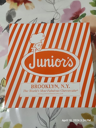 Photo Junior's Restaurant & Bakery - 26