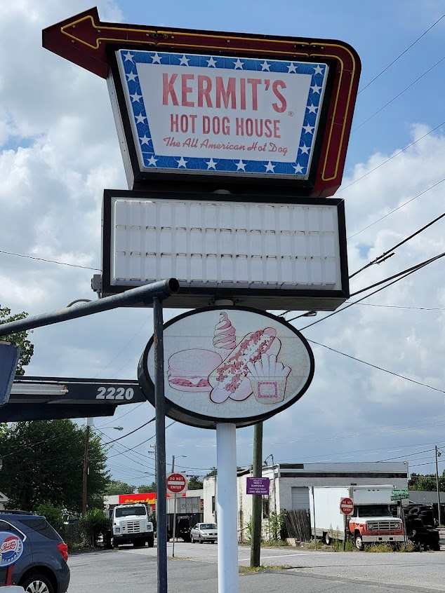Photo Kermits Hot Dog House - 19