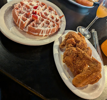 Photo Kikis Chicken And Waffles - 17