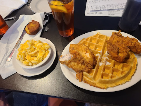 Photo Kikis Chicken And Waffles - 19