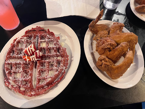 Photo Kikis Chicken And Waffles - 22