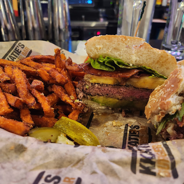 Photo Kkaties Burger Bar Hyannis - 11