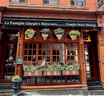 Photo La Famiglia Giorgio's Restaurant - 10