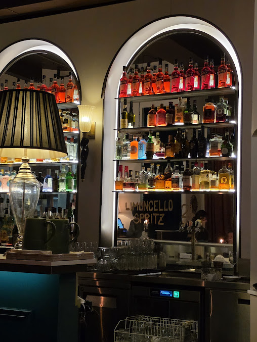 Photo La Riviera Restaurant & Bar - 26