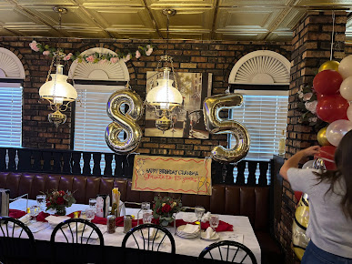 Photo La Villa Restaurant Lounge And Banquets - 12