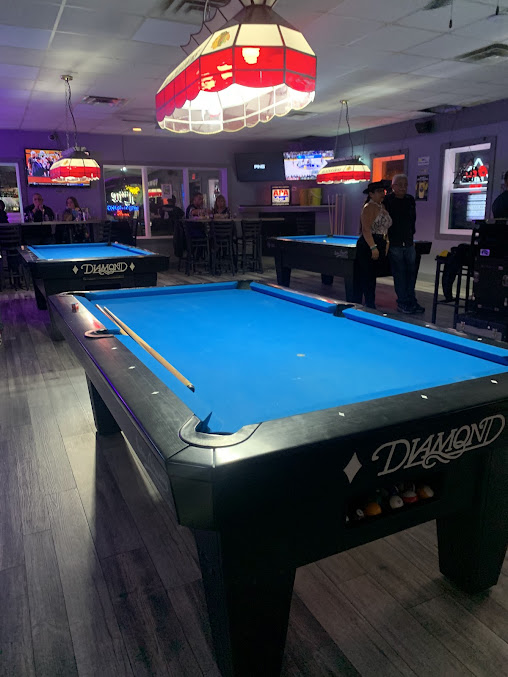 Photo Lady Ts Sports Bar - 3