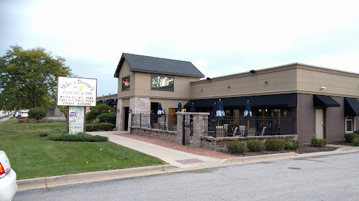 Photo Lady Ts Sports Bar - 7
