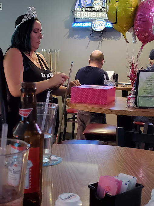 Photo Lady Ts Sports Bar - 9