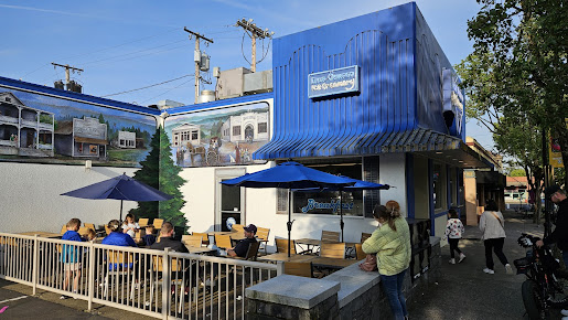 Photo Lake Oswego Ice Creamery And Restaurant - 23
