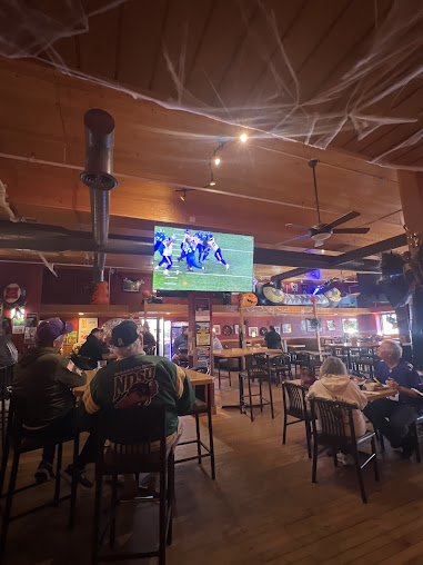 Photo Lakes Sports Bar Grill - 9
