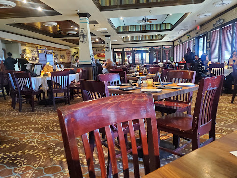 Photo Landrys Seafood House El Paso - 11