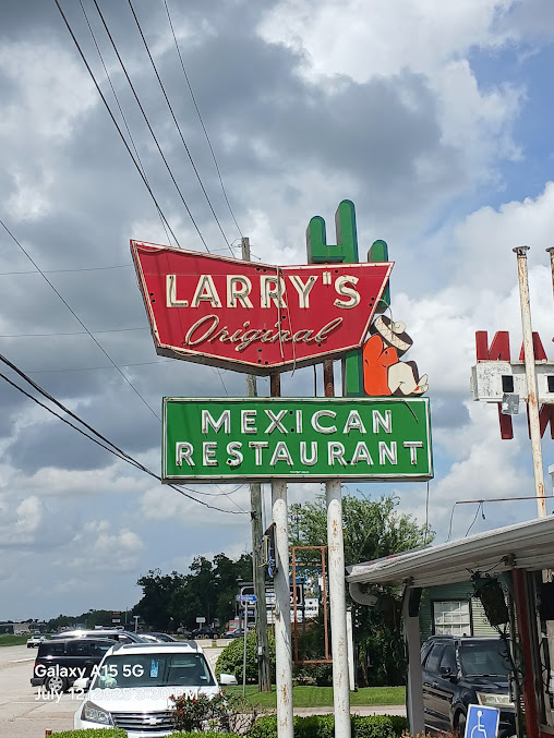 Photo Larry's Original Mexican Restaurant - 28