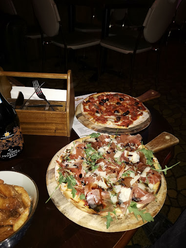 Photo Lazybones Lounge Restaurant & Bar - 15