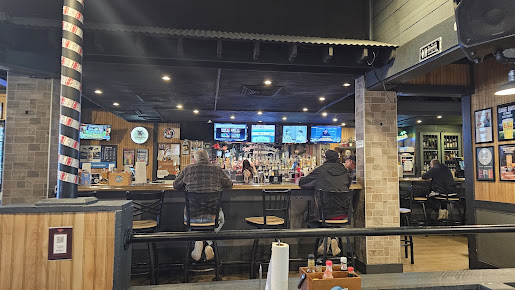 Photo Locked & Loaded Bar And Grill - 24