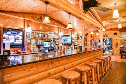 Photo Log Cabin Bar And Grill - 19