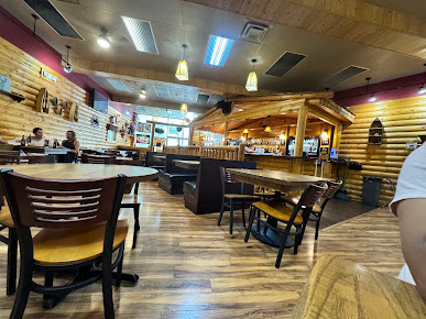 Photo Log Cabin Bar And Grill - 22