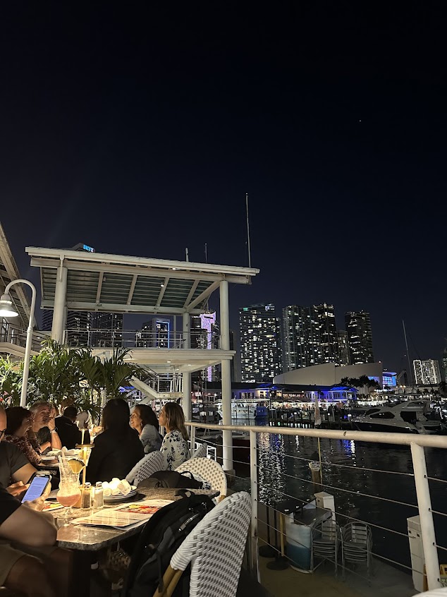 Photo Lombardis Miami Italian Restaurant - 15