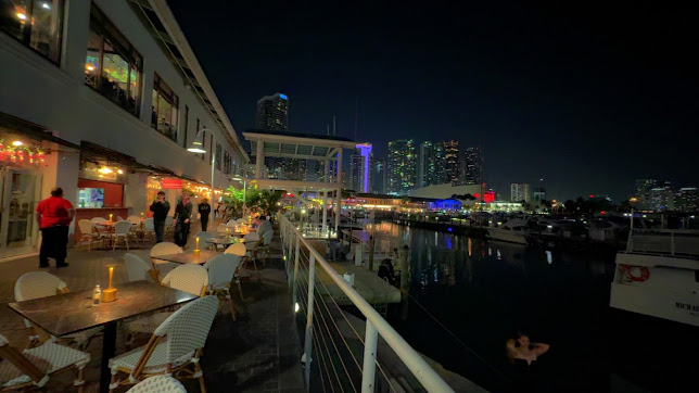 Photo Lombardis Miami Italian Restaurant - 20