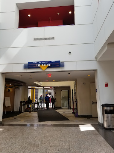 Photo Longwood Galleria Food Court - 6