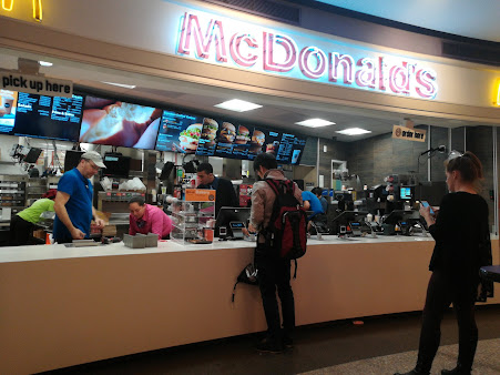 Photo Longwood Galleria Food Court - 9