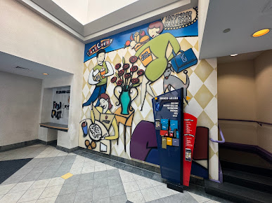 Photo Longwood Galleria Food Court - 18