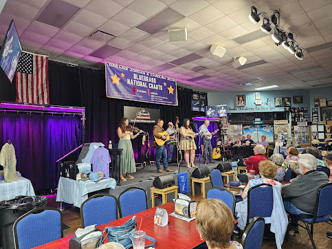 Photo Lorraines Coffee House Music - 22