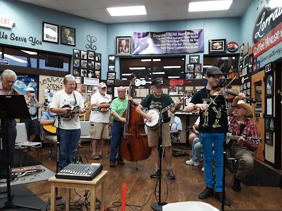 Photo Lorraines Coffee House Music - 24