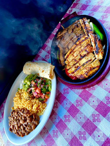 Photo Los Primos Latin American Cuisine - 23