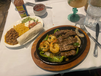 Photo Los Primos Latin American Cuisine - 26
